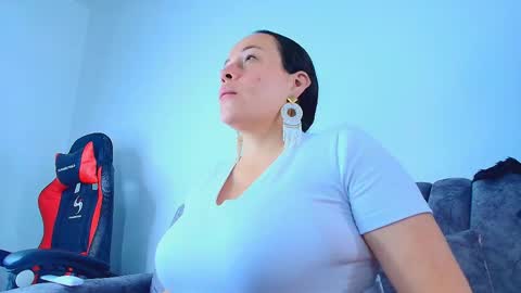 Snapshot of _honey1_ chatting on October 27, 2025, 11:14 am Honey online show from October 27, 2025, 11:14 am