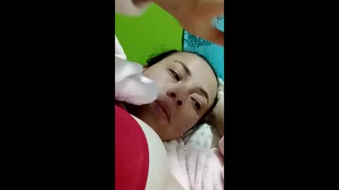 Snapshot of _honey1_ chatting on December 18, 2025, 7:47 am Honey online show from December 18, 2025, 7:47 am