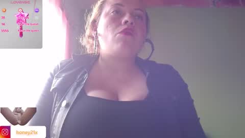 Snapshot of _honey1_ chatting on February 15, 2026, 9:00 pm Honey online show from February 15, 2026, 9:00 pm