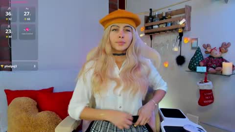 _hottie__ online show from December 15, 2024, 10:26 pm