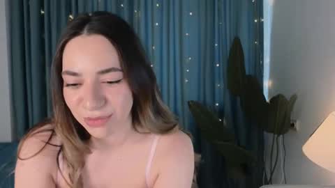 Snapshot of _ilona_holmes_ chatting on February 9, 2025, 9:16 am Ilona online show from February 9, 2025, 9:16 am