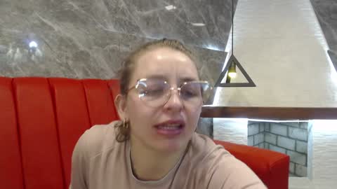 Isa online show from January 15, 2025, 2:24 pm