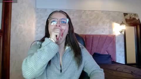 Isa online show from September 12, 2025, 11:54 am