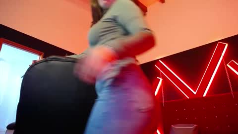 Isa online show from December 15, 2025, 11:36 am