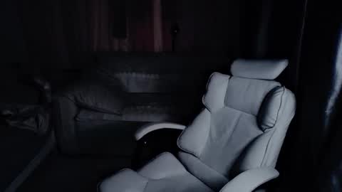 Snapshot of _iuiu_ chatting on December 19, 2024, 10:02 am UU online show from December 19, 2024, 10:02 am