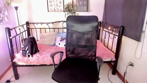 Snapshot of _ivanna11_ chatting on December 4, 2024, 1:25 am Ivanna online show from December 4, 2024, 1:25 am