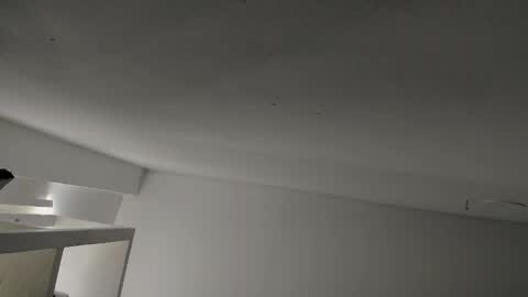 jannis  online show from April 15, 2026, 10:54 pm