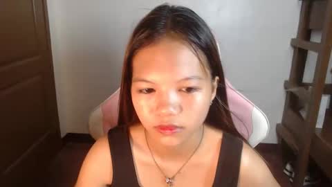 Snapshot of _jennn chatting on May 8, 2026, 4:23 pm Jen online show from May 8, 2026, 4:23 pm