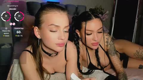 Snapshot of _jesslei_ chatting on May 11, 2026, 4:04 pm Jess blond and Leila brunette online show from May 11, 2026, 4:04 pm