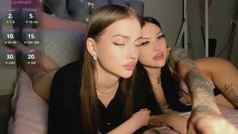 Snapshot of _jesslei_ chatting on May 13, 2026, 12:46 pm Jess blond and Leila brunette online show from May 13, 2026, 12:46 pm