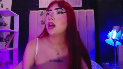 Mia online show from December 30, 2024, 4:40 pm