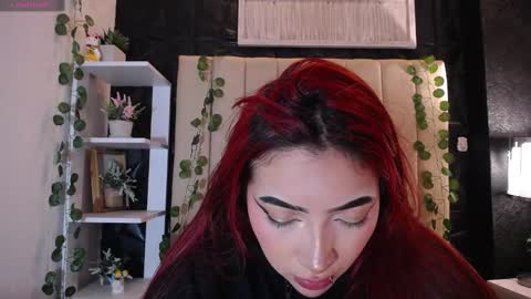 Mia online show from February 21, 2025, 5:31 pm