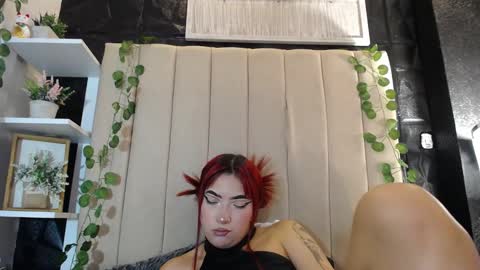 Mia online show from February 28, 2025, 4:31 pm