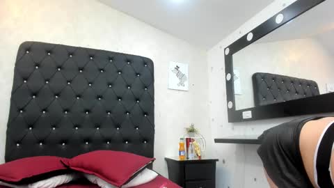 Snapshot of _johnson_alana chatting on March 15, 2026, 12:33 pm _johnson_alana online show from March 15, 2026, 12:33 pm