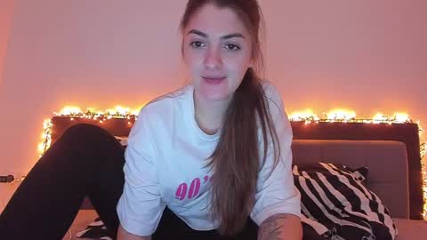 _just_a_simple_girl online show from January 11, 2025, 12:07 pm