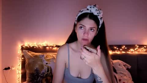 _just_a_simple_girl online show from December 22, 2025, 7:49 am