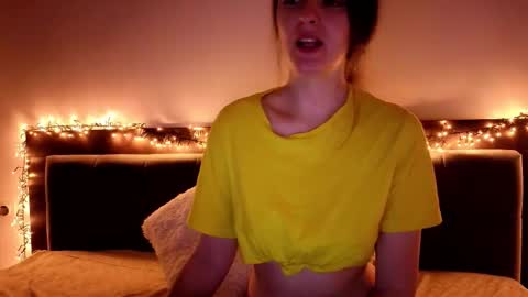 _just_a_simple_girl online show from March 6, 2026, 3:25 am