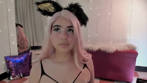 _karine01 online show from September 10, 2025, 2:33 am