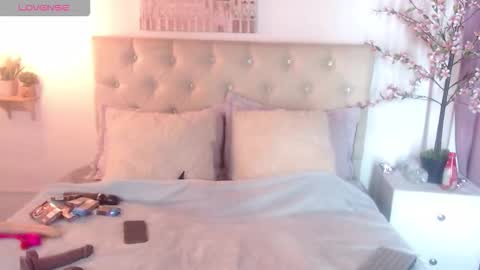 kathy online show from November 3, 2025, 6:42 pm