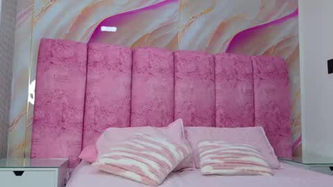 Kendall online show from April 1, 2026, 11:55 am