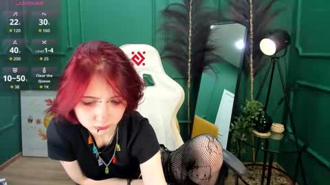 Snapshot of _l_o_r_r_y_ chatting on November 6, 2025, 1:45 pm _l_o_r_r_y_ online show from November 6, 2025, 1:45 pm