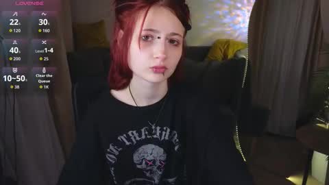 Snapshot of _l_o_r_r_y_ chatting on November 17, 2025, 2:01 pm _l_o_r_r_y_ online show from November 17, 2025, 2:01 pm