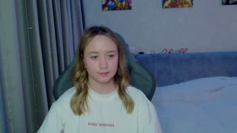 _lalune_ online show from January 25, 2025, 3:19 am