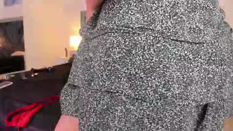 Lauralove online show from February 1, 2025, 10:55 pm