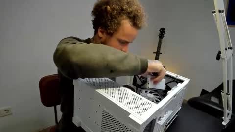 Layne online show from December 20, 2025, 10:55 am