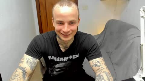 Layne online show from April 16, 2026, 10:49 am