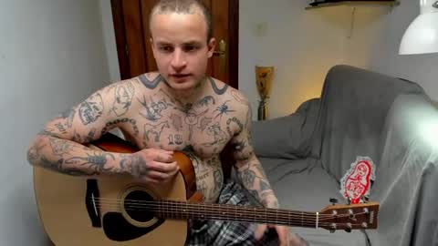 Snapshot of _layne chatting on April 24, 2026, 12:18 pm Layne online show from April 24, 2026, 12:18 pm