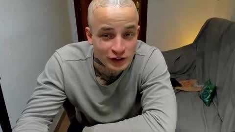 Snapshot of _layne chatting on May 4, 2026, 1:18 pm Layne online show from May 4, 2026, 1:18 pm