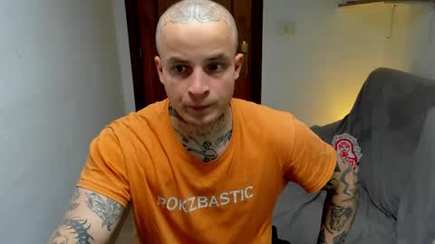 Snapshot of _layne chatting on May 7, 2026, 11:48 am Layne online show from May 7, 2026, 11:48 am