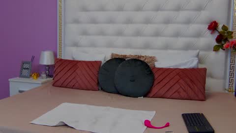 Lena Paul online show from January 28, 2025, 6:49 pm