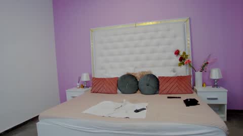 Lena Paul online show from February 18, 2025, 11:11 am