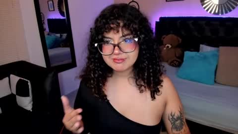 Liily online show from April 14, 2026, 4:51 am