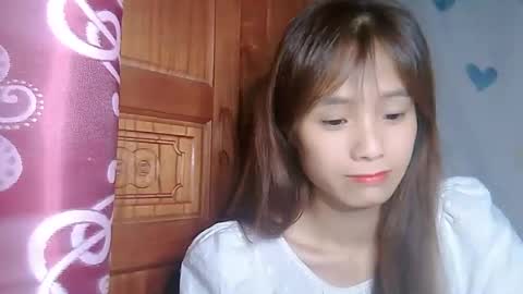 _lily0_ online show from July 27, 2026, 1:07 pm