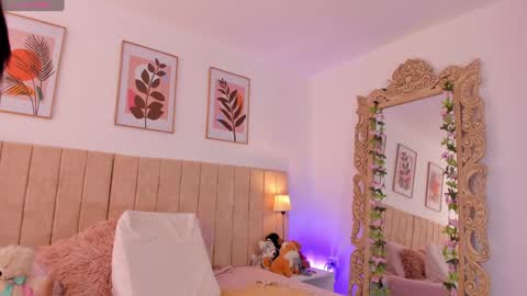 Lissana online show from December 2, 2024, 4:42 pm