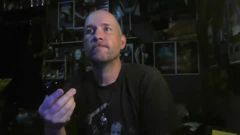 Snapshot of _longfellow chatting on October 21, 2025, 12:22 am That guy online show from October 21, 2025, 12:22 am