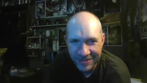 Snapshot of _longfellow chatting on October 22, 2025, 2:34 am That guy online show from October 22, 2025, 2:34 am