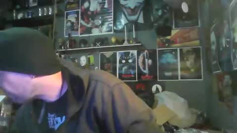 Snapshot of _longfellow chatting on November 1, 2025, 6:32 pm That guy online show from November 1, 2025, 6:32 pm