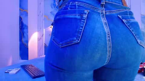 Lorrayne online show from October 31, 2025, 12:06 pm