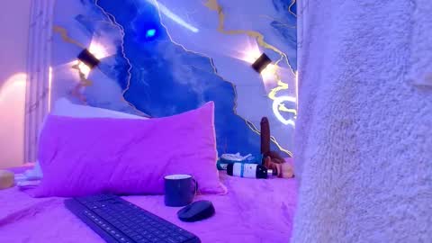 Lorrayne online show from November 28, 2025, 12:30 pm