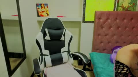 Lucia online show from October 20, 2025, 8:53 pm