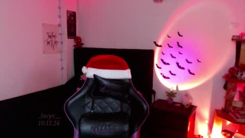 Queen.  Help me reach 100 thumbs up  online show from December 10, 2024, 10:58 pm