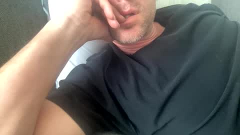 Snapshot of _lululeo_ chatting on May 7, 2026, 1:22 am _lululeo_ online show from May 7, 2026, 1:22 am