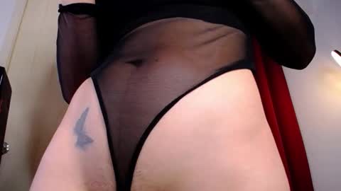 _luna10 online show from October 25, 2025, 10:37 pm