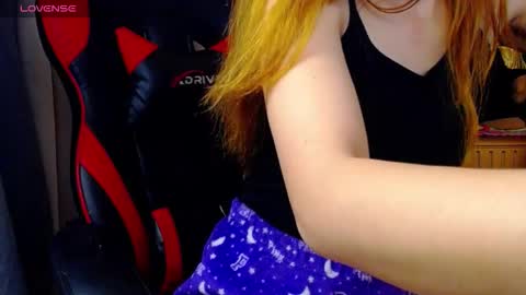 Snapshot of _luna10 chatting on April 15, 2026, 2:18 am _luna10 online show from April 15, 2026, 2:18 am