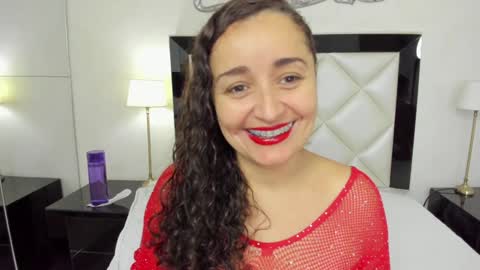  luna  sweet  online show from January 26, 2025, 3:27 am