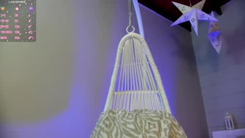  Luna  online show from February 24, 2025, 11:43 am